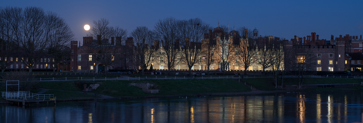 Super blue blood Moon over the Hampton Court Palace